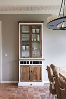 буфет дерево с историей с отделениями для вина riviera maison в Калининграде