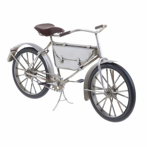 модель bicycle серебристого цвета в Калининграде